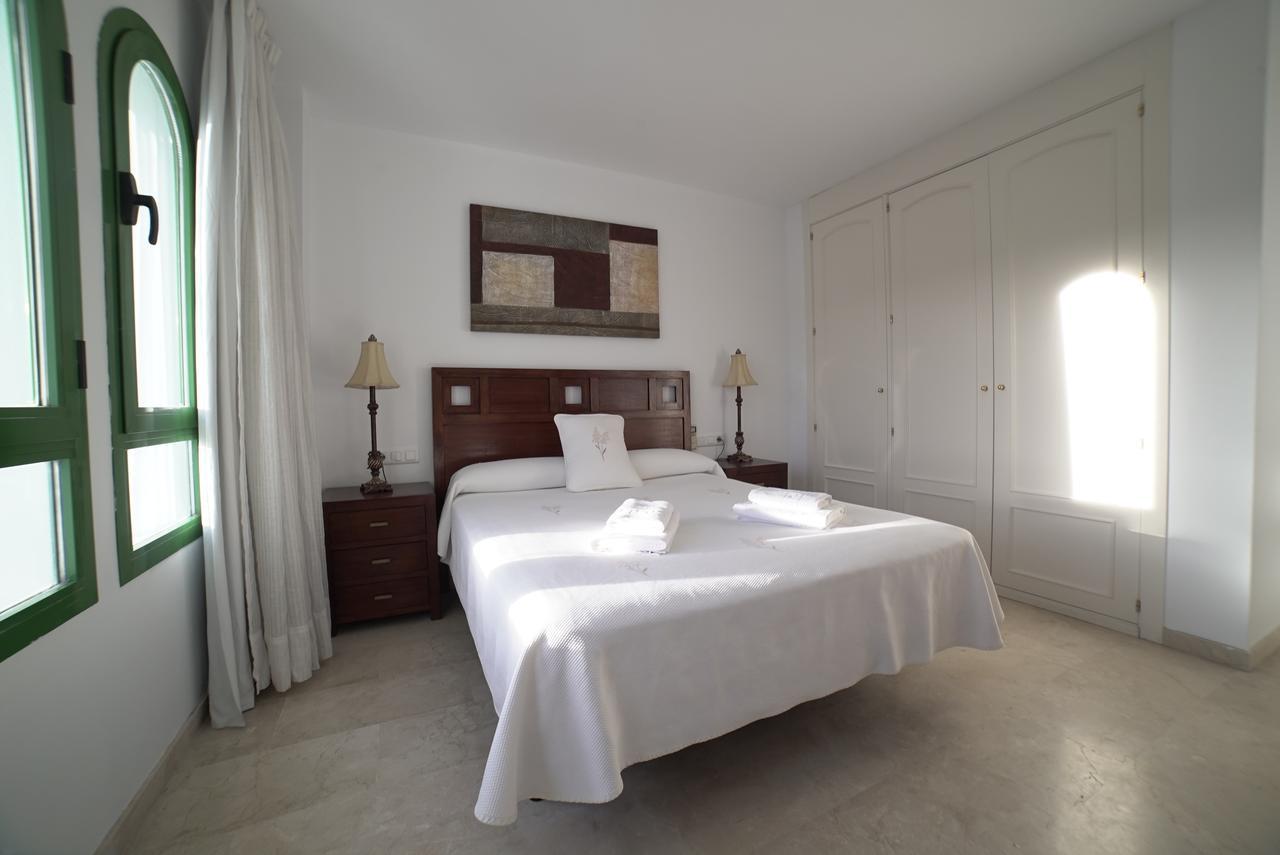 One-Bedroom Apartment,716947852:JPEG