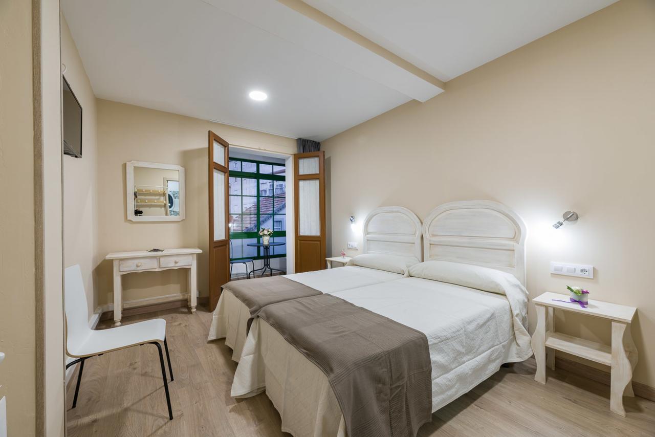 Twin Room Private Bathroom