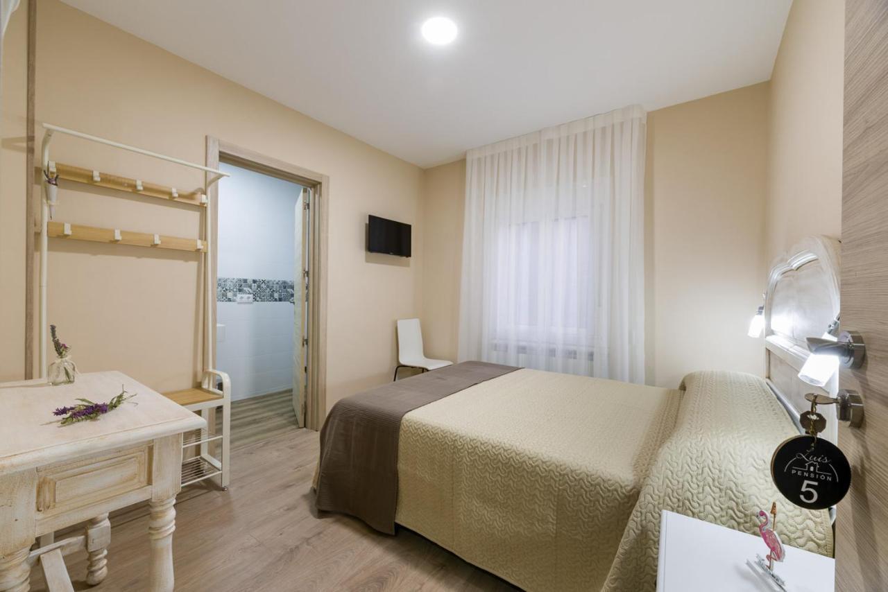 Double Room Private Bathroom