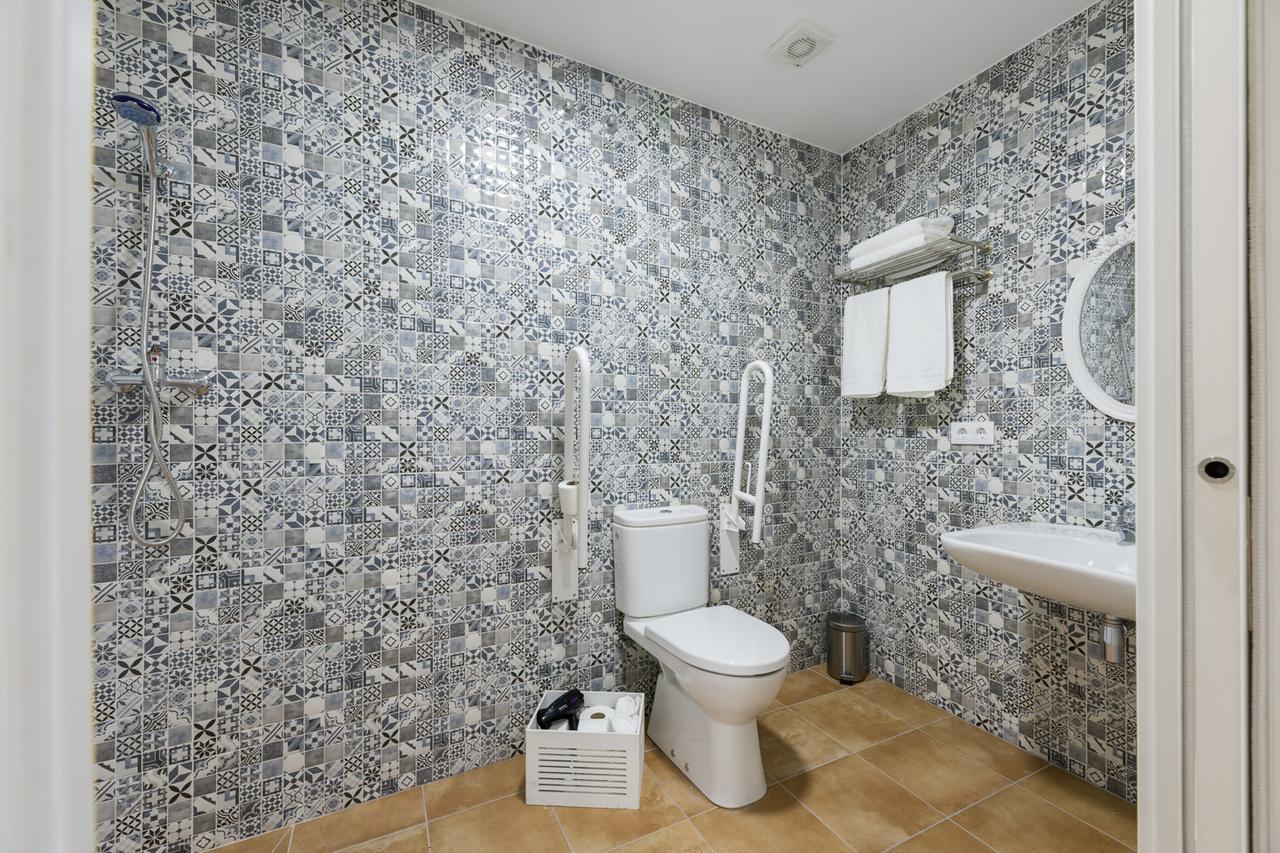 Double Room Private Bathroom