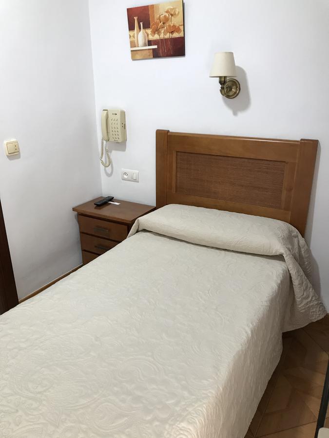 Single Room,718348045:JPEG