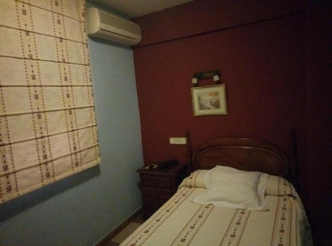 Single Room,718355893:JPEG