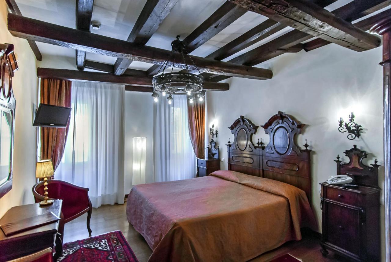 Deluxe Double or Twin Room with City View,718409695:JPEG