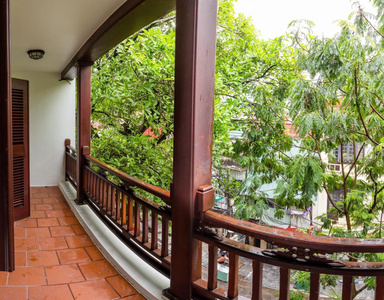 Suite Balcony,1277728081:JPEG