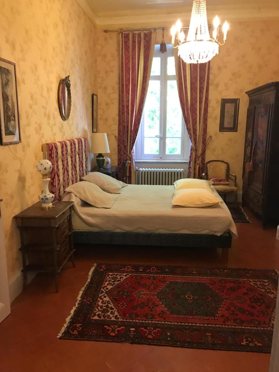 Small Double Room,328297297:JPEG