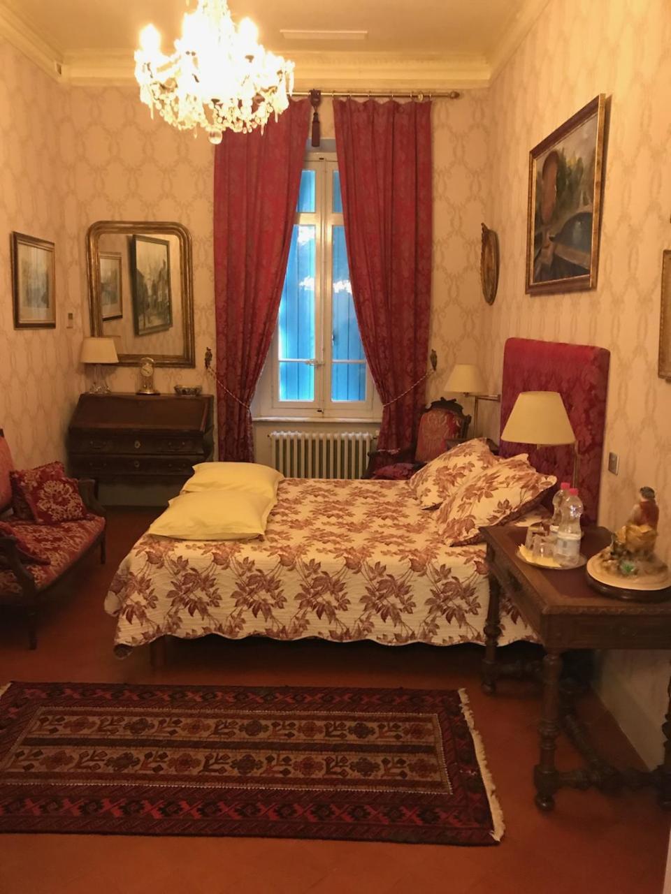 Small Double Room,328297297:JPEG