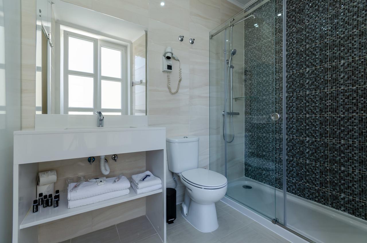 Superior Twin Room Chiado View