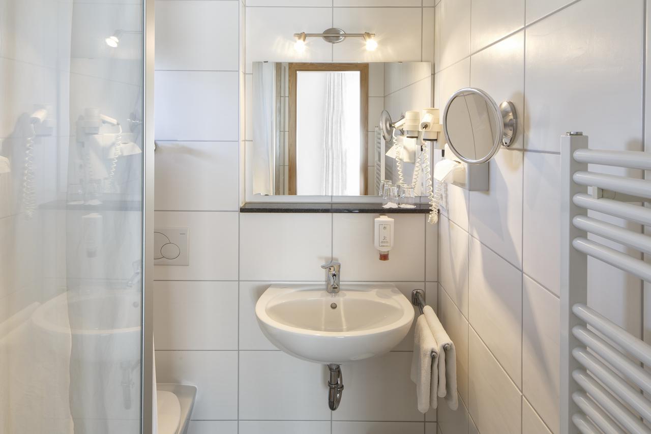 Triple Room,718989085:JPEG
