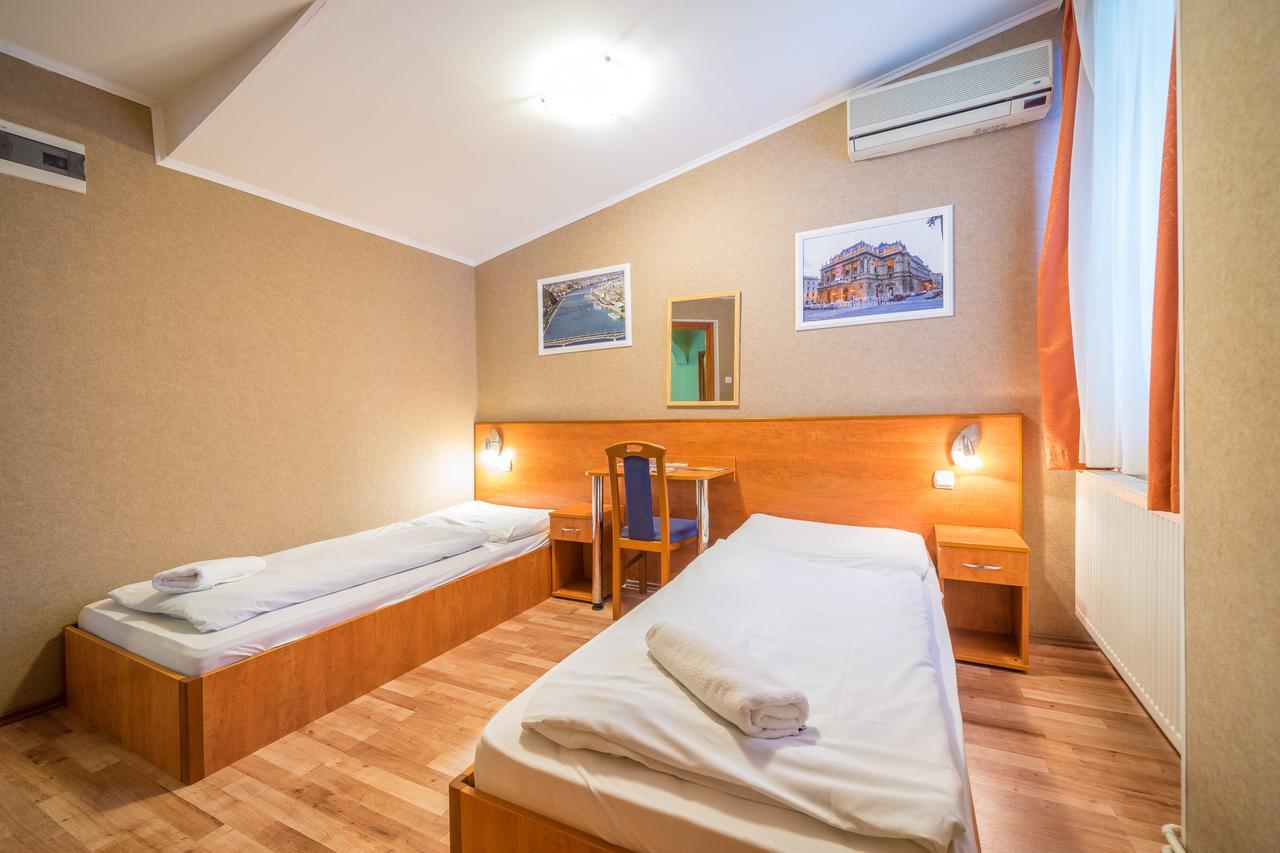 Standard Twin Room,1772879180:JPEG
