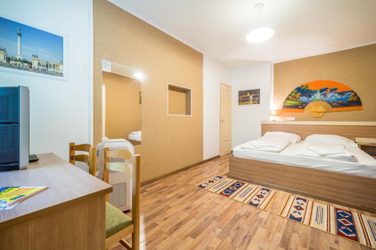 Standard Double or Twin Room,1022781310:JPEG