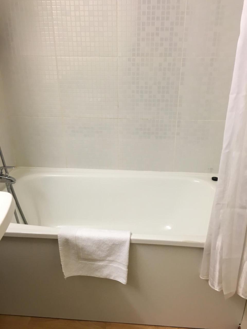 Triple Room 2 Single Beds 1 Junior Bed,342871147:JPEG