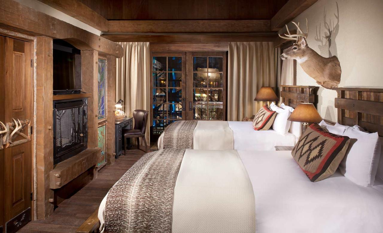 Interior Double Queen Room