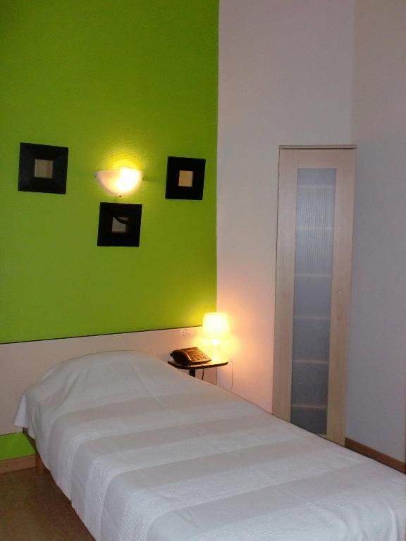 Single Room,1097290806:JPEG