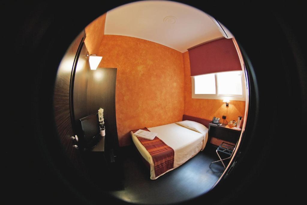 Economy Single Room,1372498388:JPEG