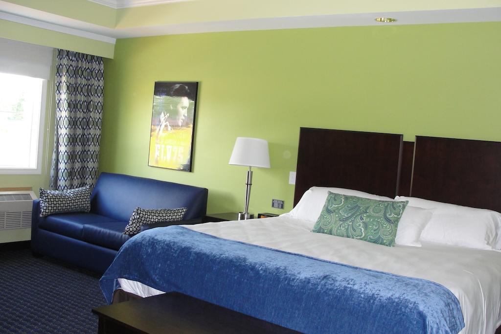 Deluxe King Suite