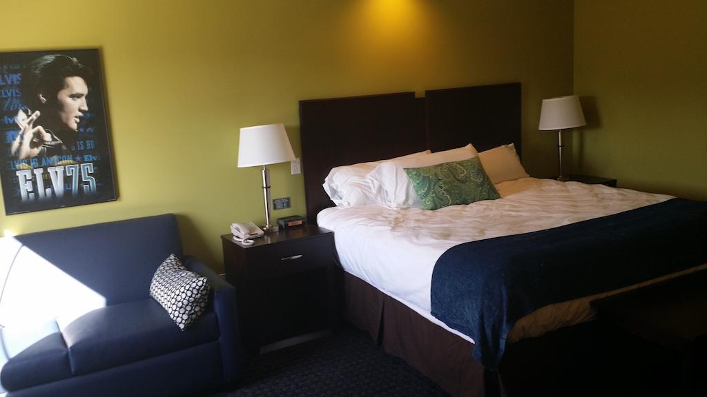 Deluxe King Suite
