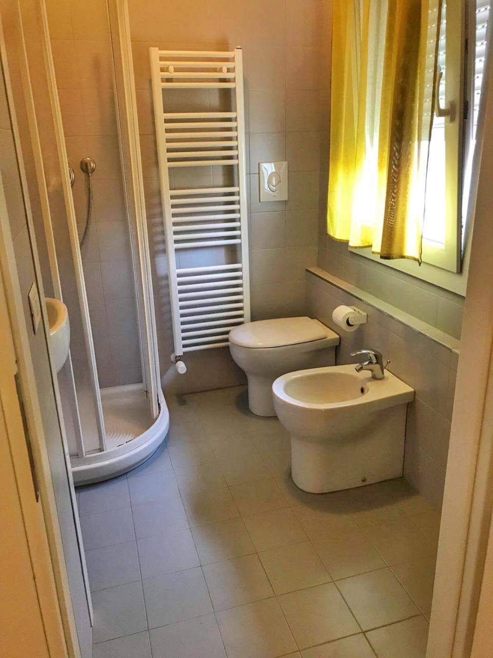 Single Room Private Bathroom,735943090:JPEG