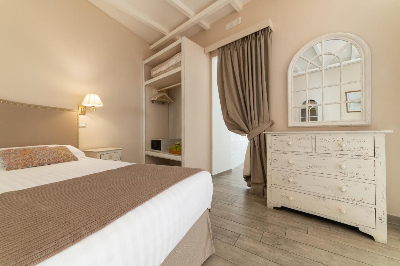 Deluxe Double Room Bath