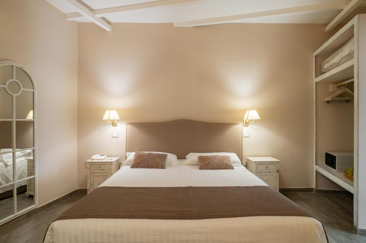 Deluxe Double Room Bath