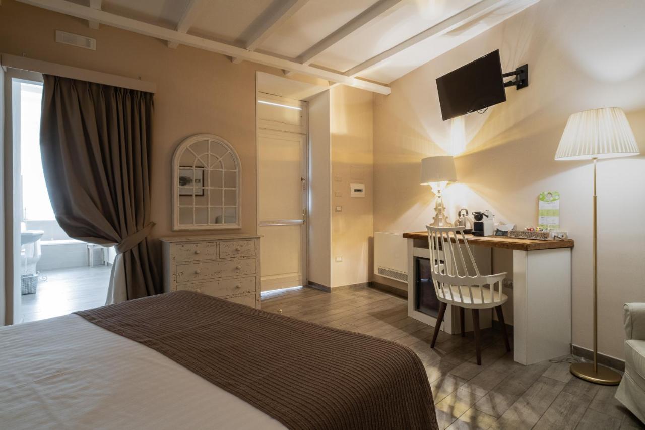 Deluxe Double Room Bath