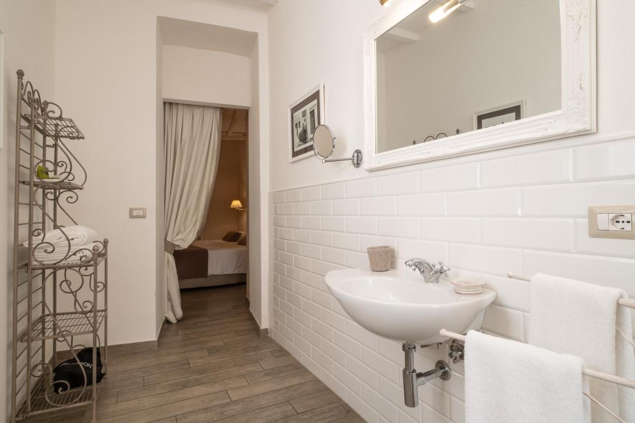 Deluxe Double Room Bath