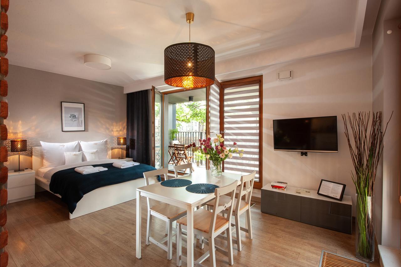 Deluxe Studio Apartment