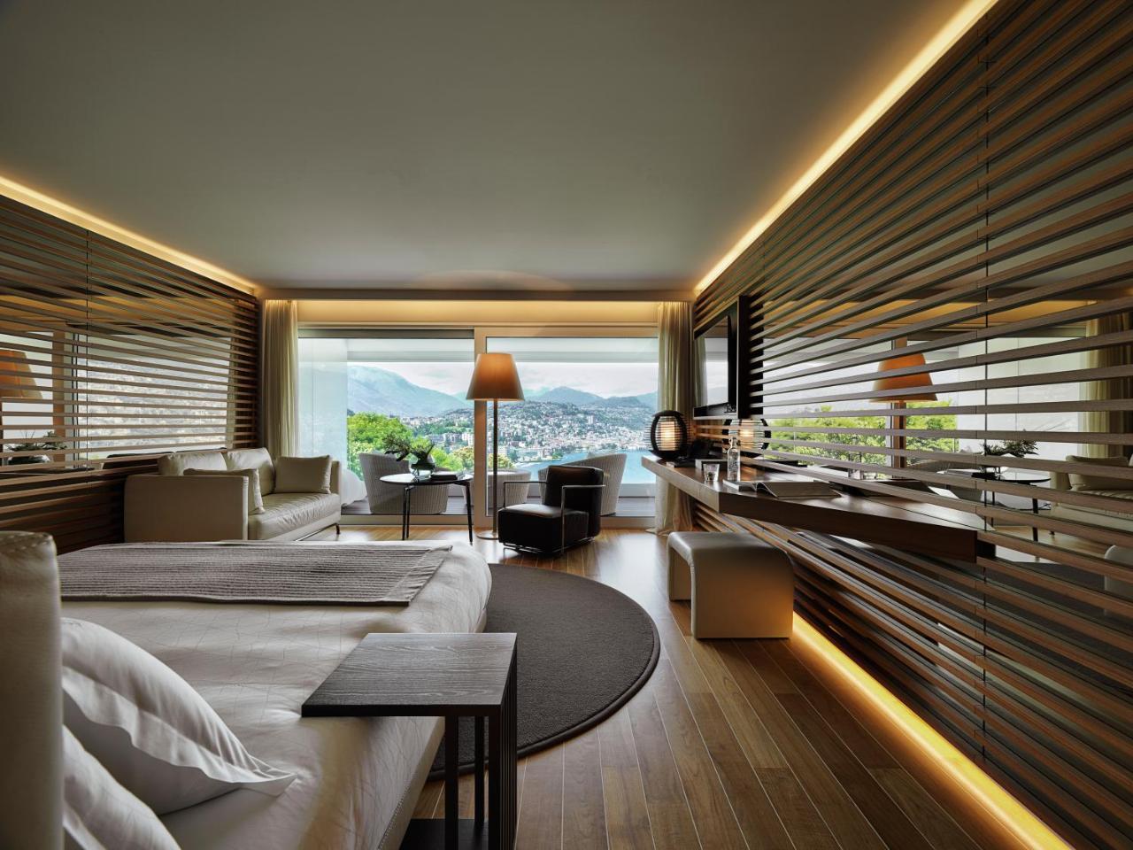 Junior Suite Balcony Lake View