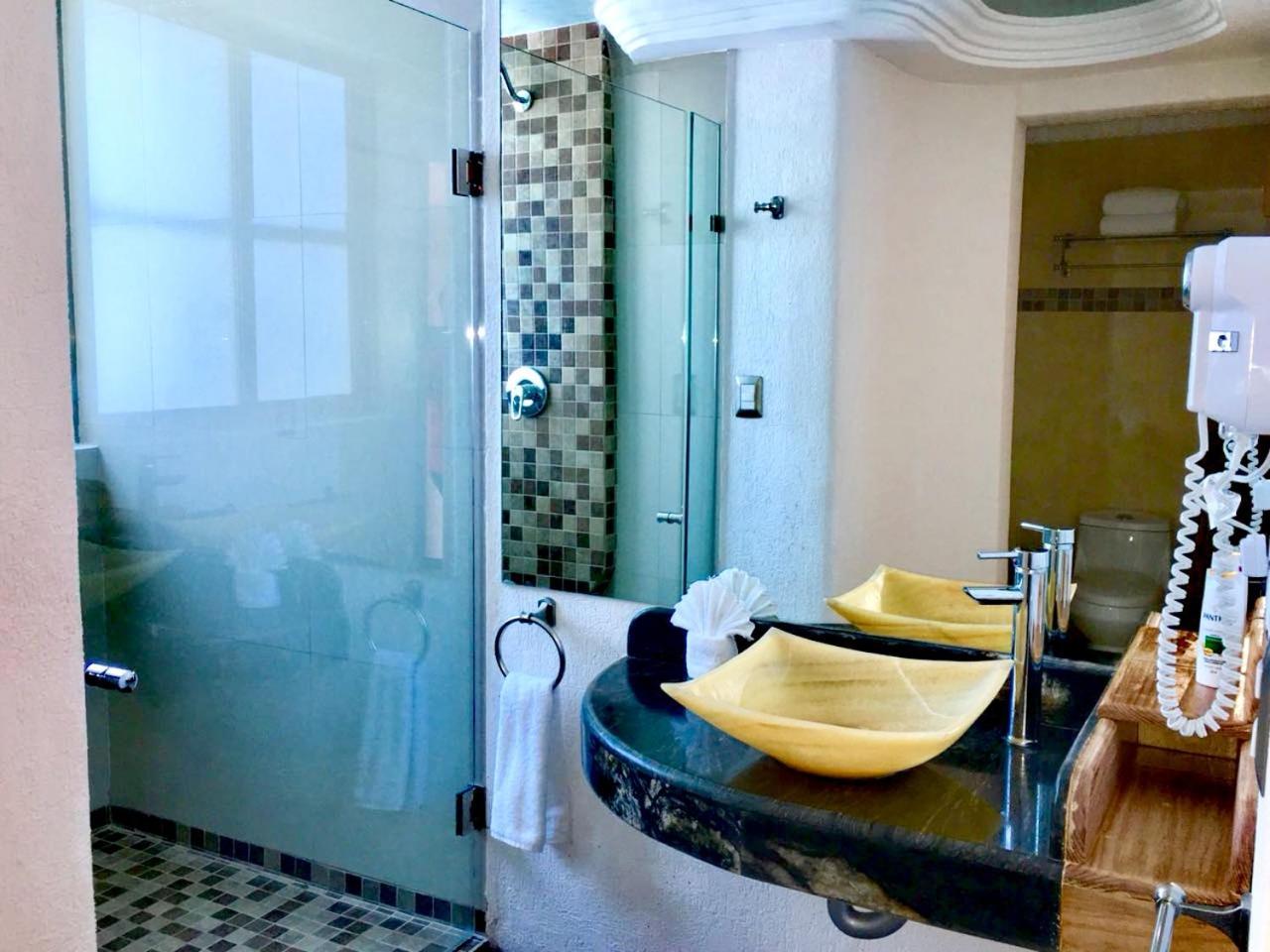 Standard Queen Room Two Queen Beds