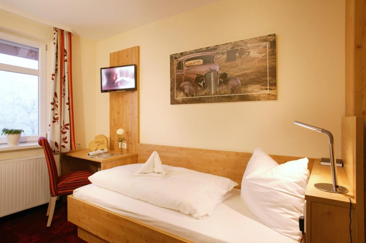 Single Room,1742798976:JPEG