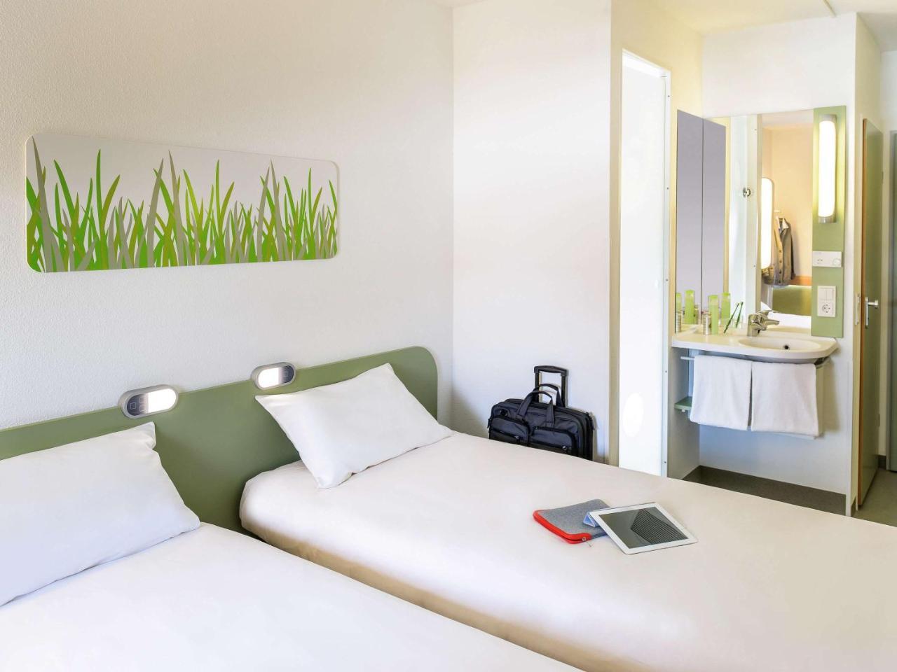 Standard Twin Room,1475611423:JPEG