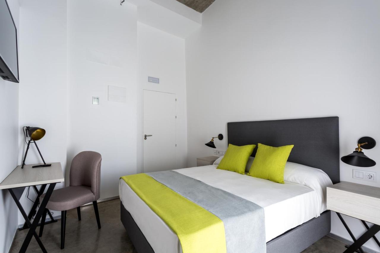 Double Room with Balcony,723610117:JPEG