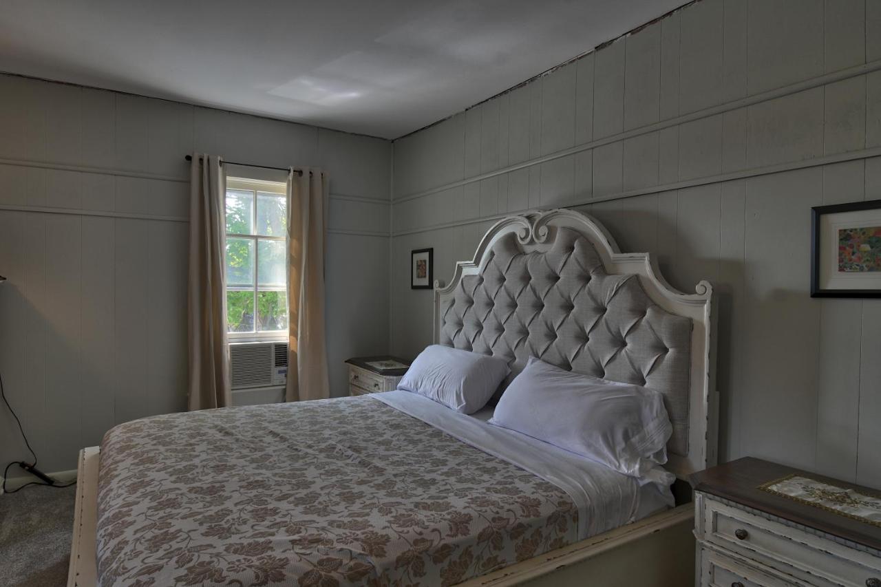 Deluxe Double Room Bath