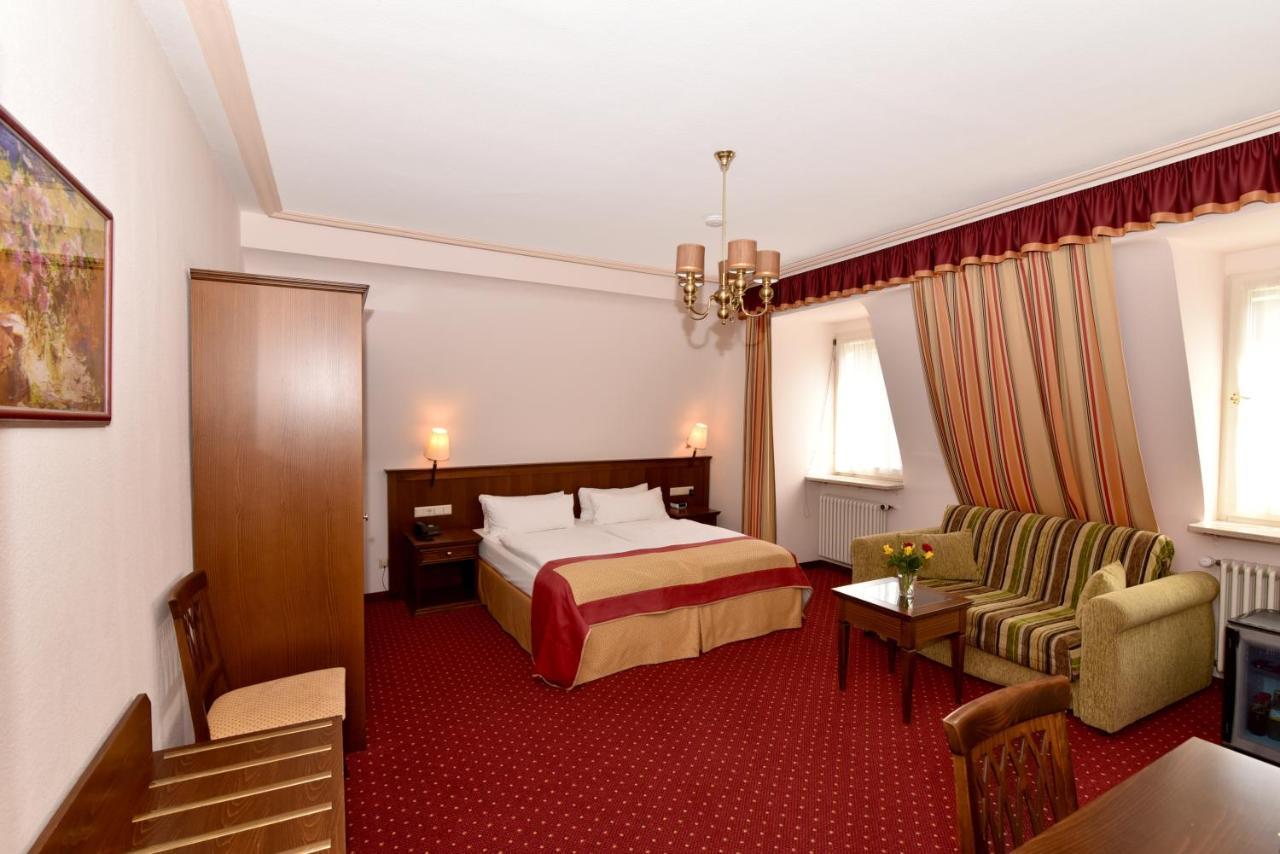 Double Room Air-Conditioning