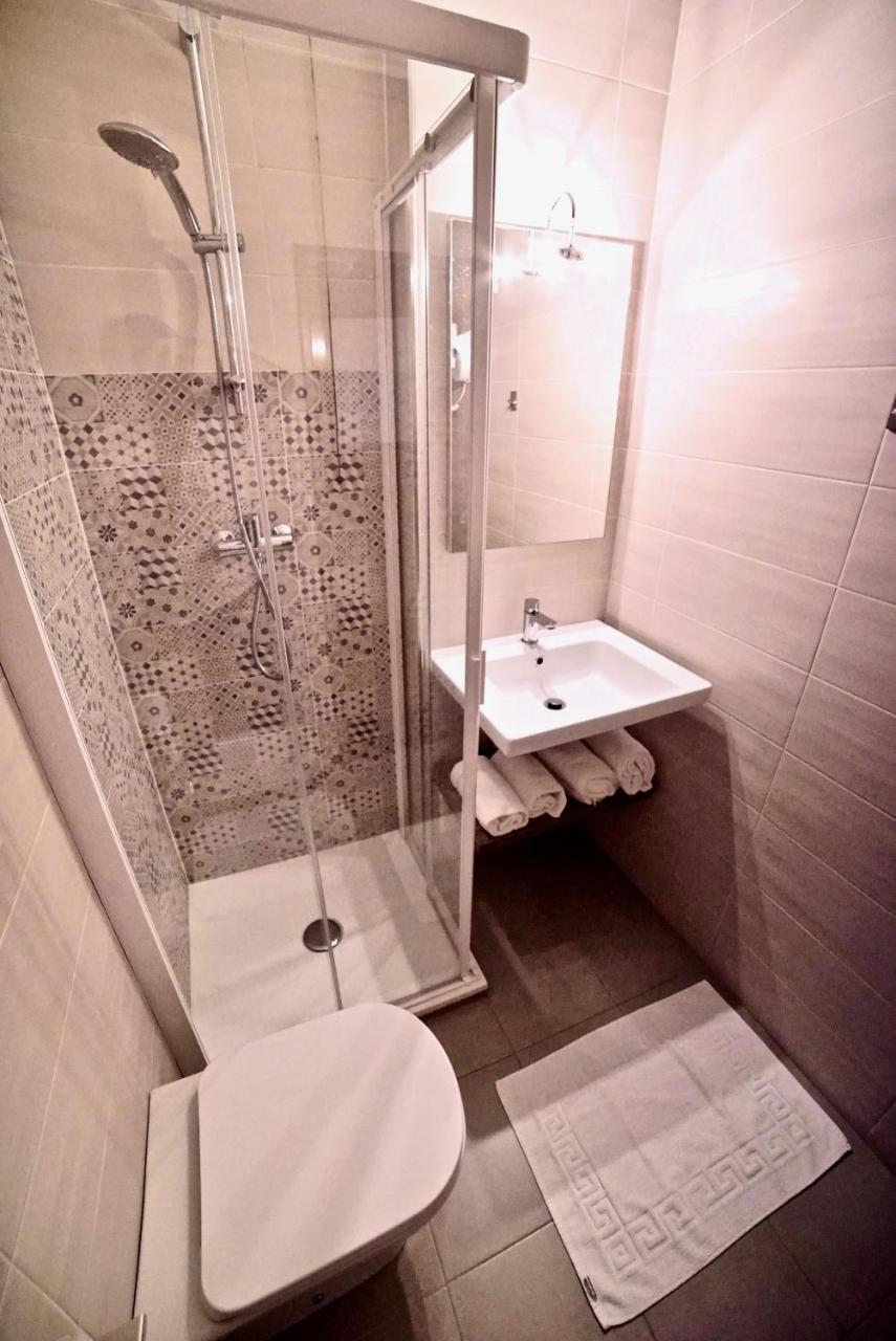 Single Room,723947521:JPEG