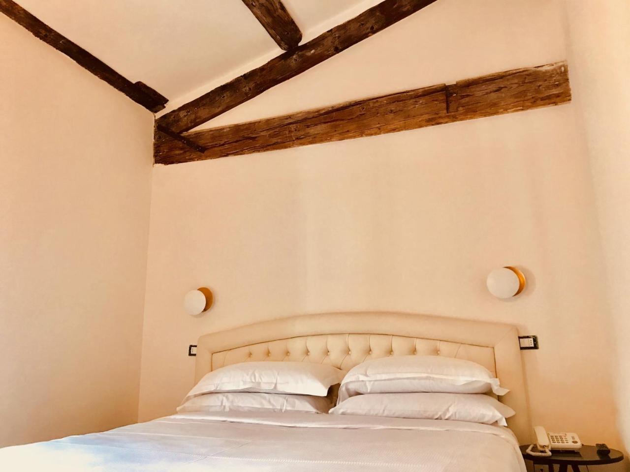 Deluxe Double Room Spa Access,736614406:JPEG
