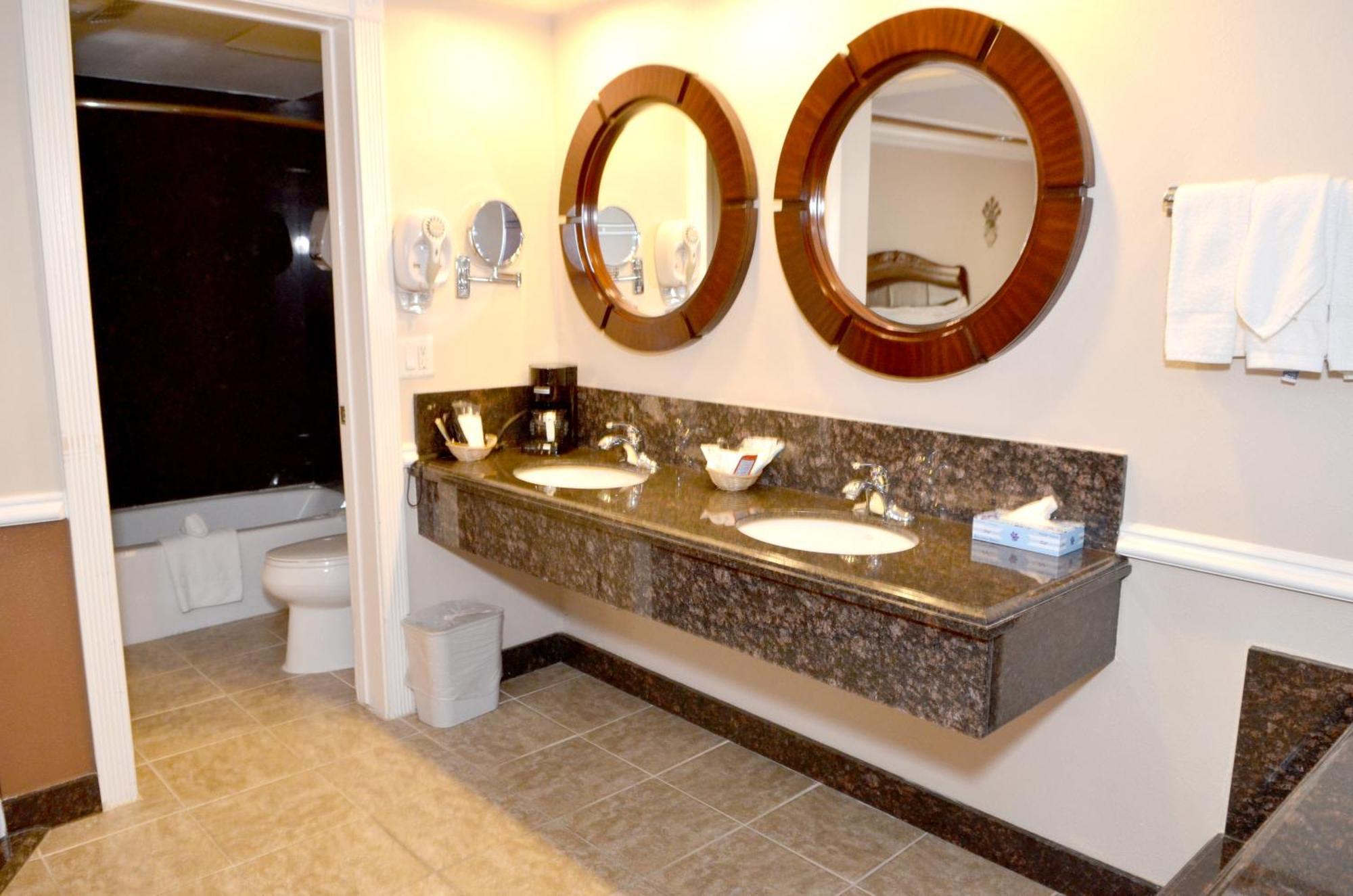 King Room Spa Bath