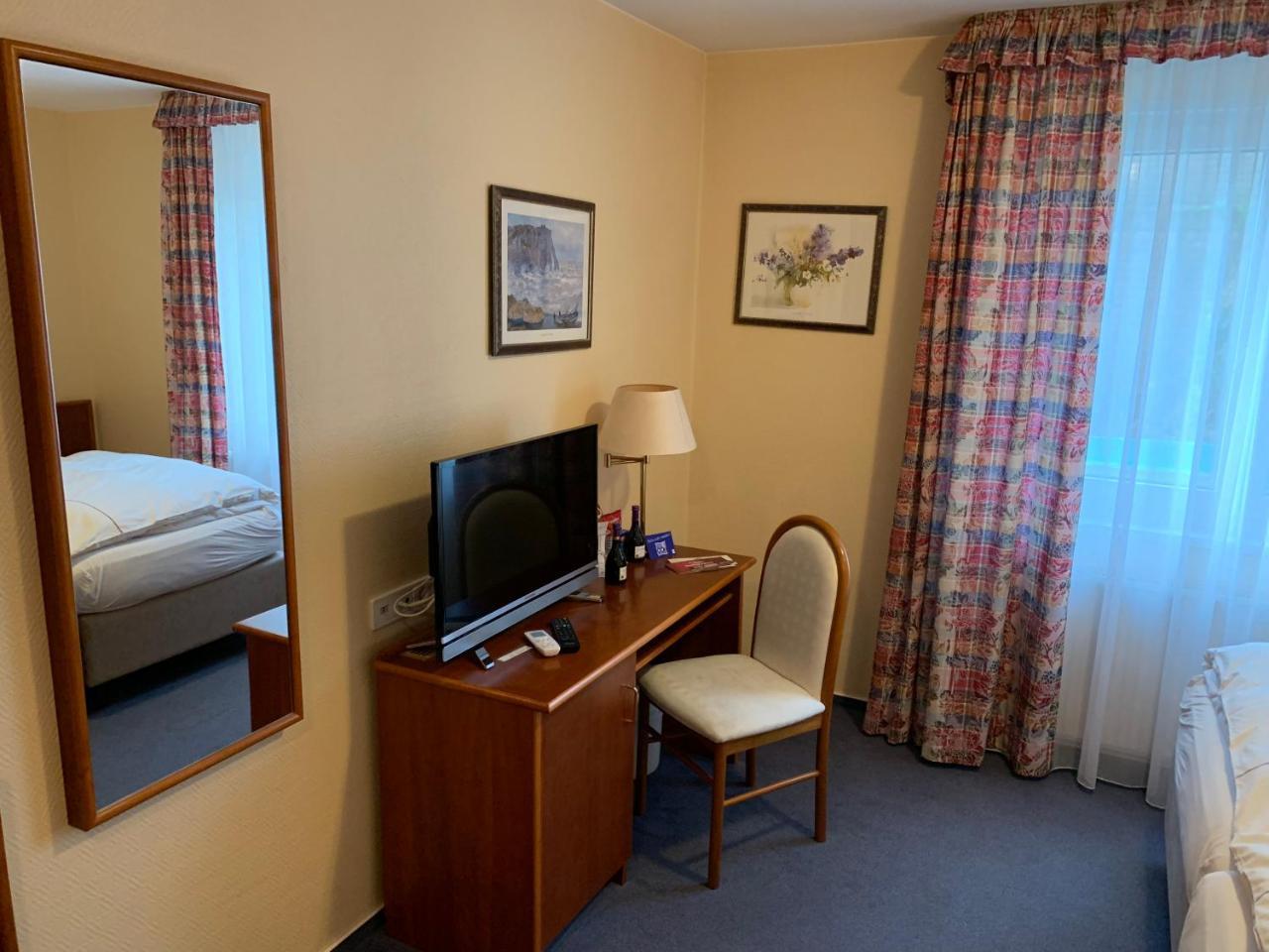 Double Room Private Bathroom
