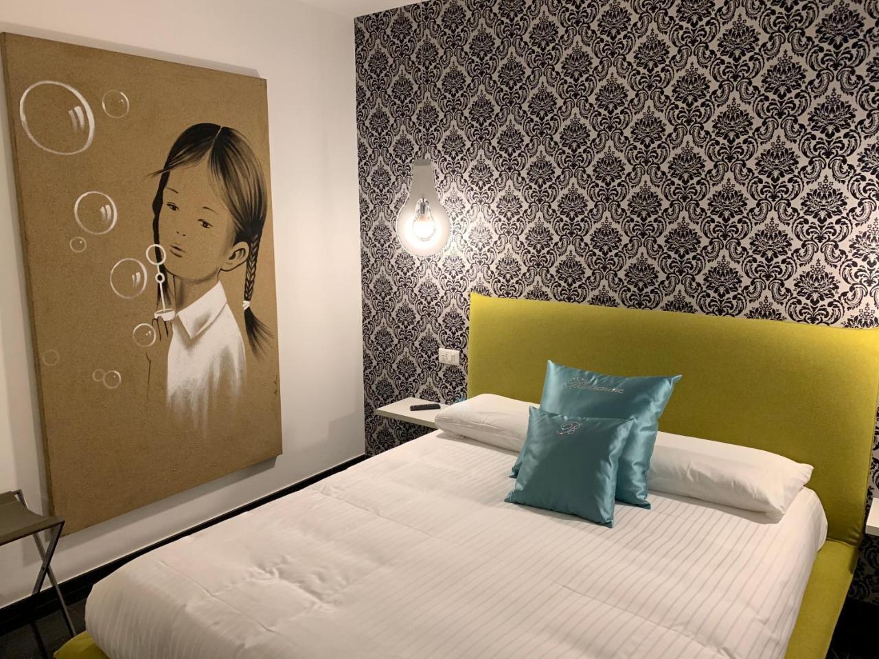 Deluxe Double Room,726779932:JPEG