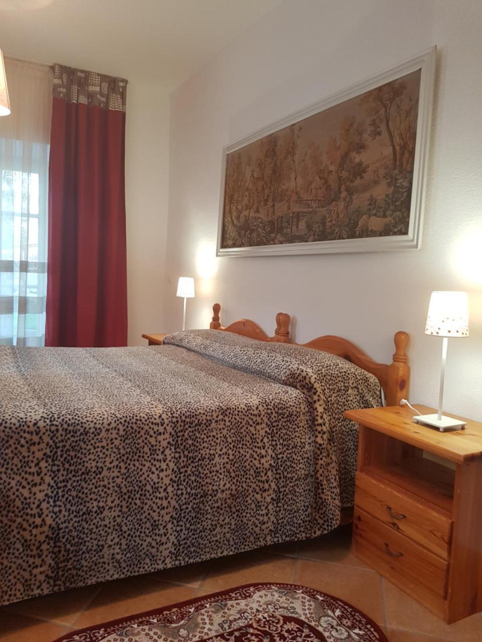One-Bedroom Apartment,727405246:JPEG