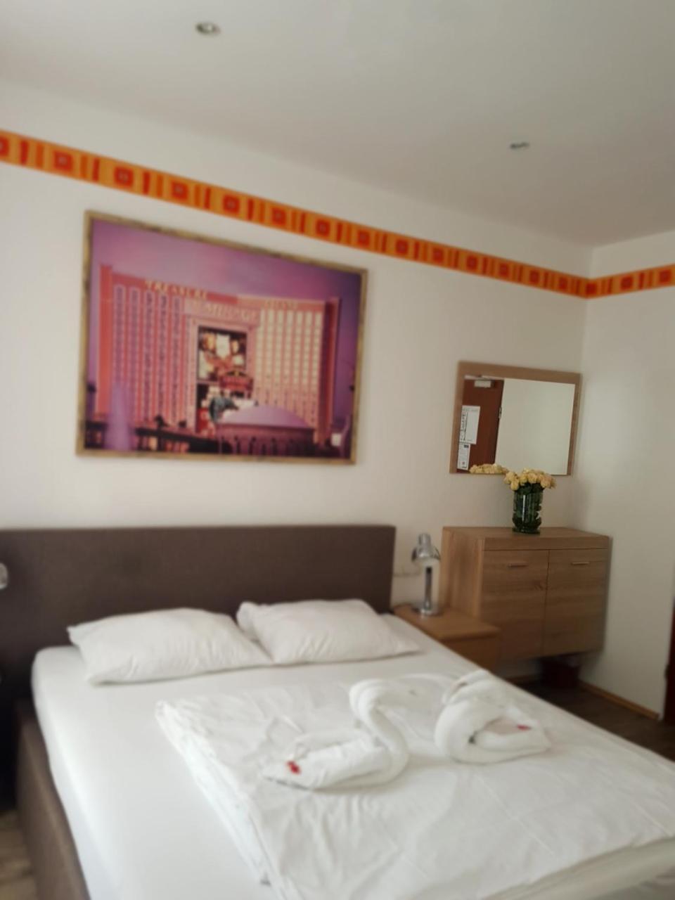 Triple Room,544659468:JPEG