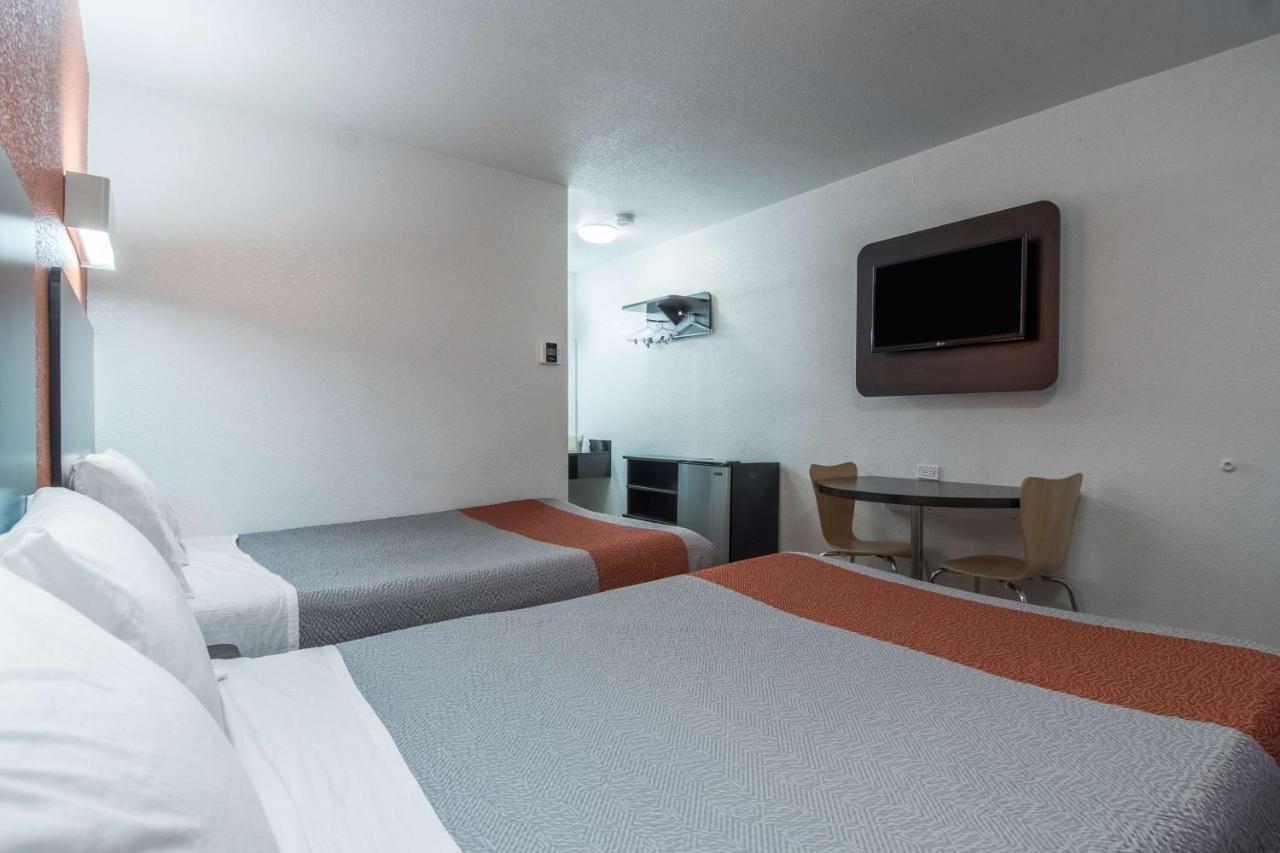 Deluxe Quadruple Room Non-Smoking