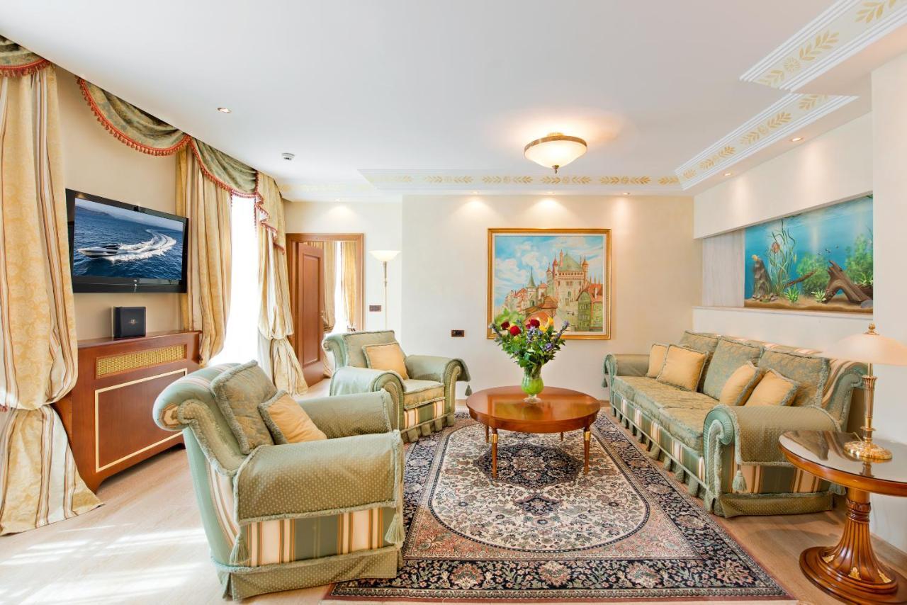 Deluxe Suite Lake View