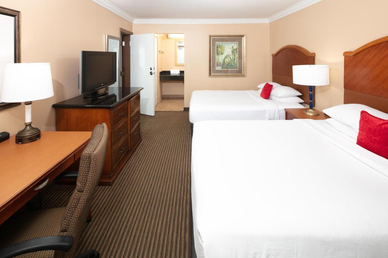 Deluxe Queen Room Two Queen Beds Courtyard View
