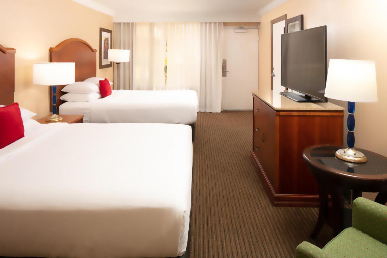 Deluxe Queen Room Two Queen Beds Courtyard View