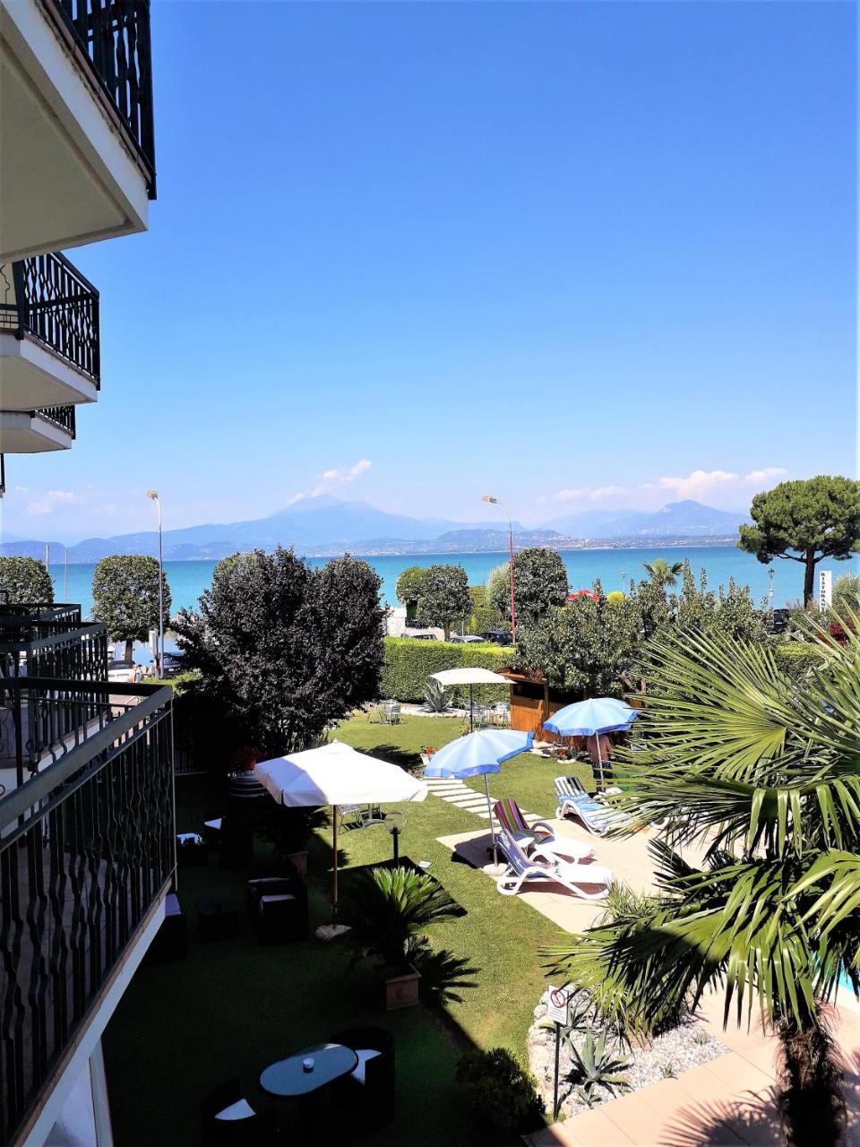 Double Room Balcony Lake View