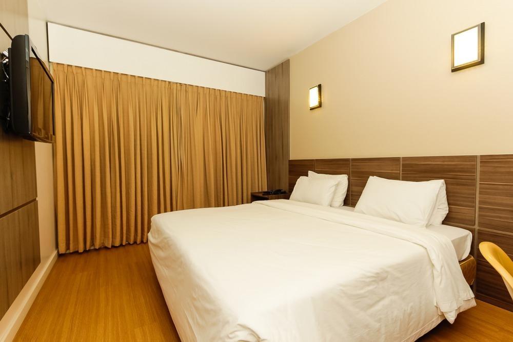 Deluxe Double Room,122197252:JPEG
