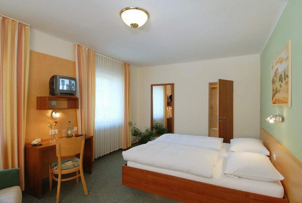 Double or Twin Room,1606545167:JPEG