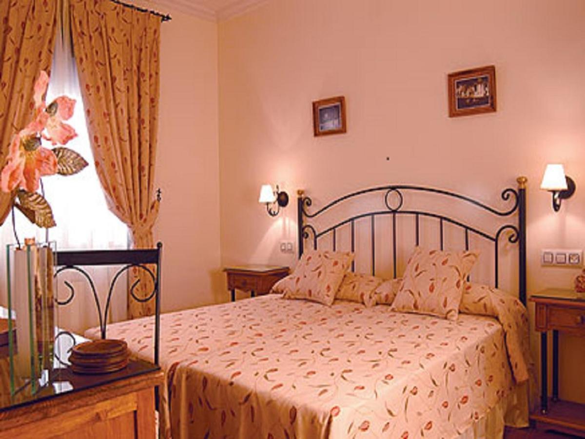 Double Room,732881188:JPEG