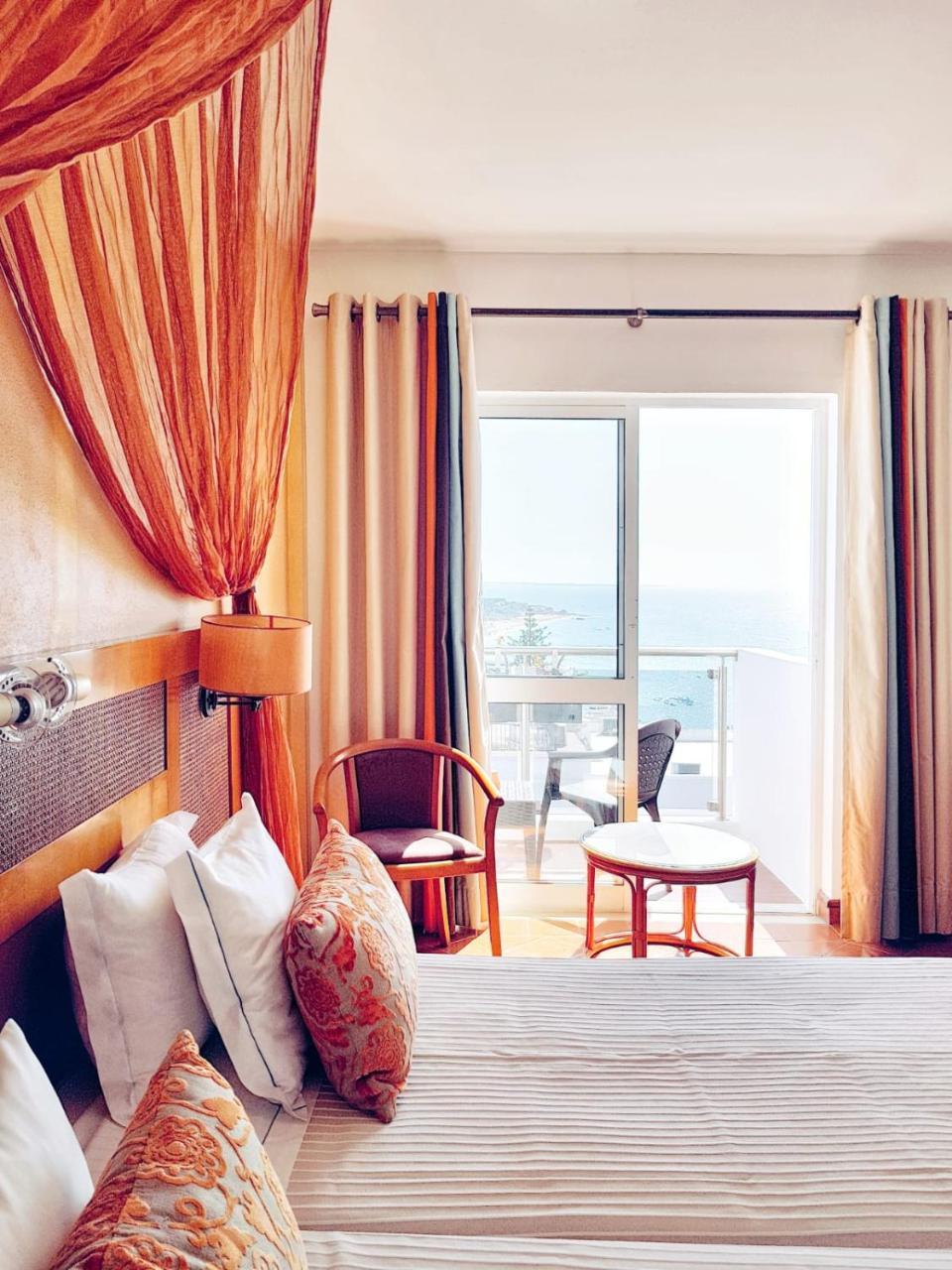 Double or Twin Room Sea View