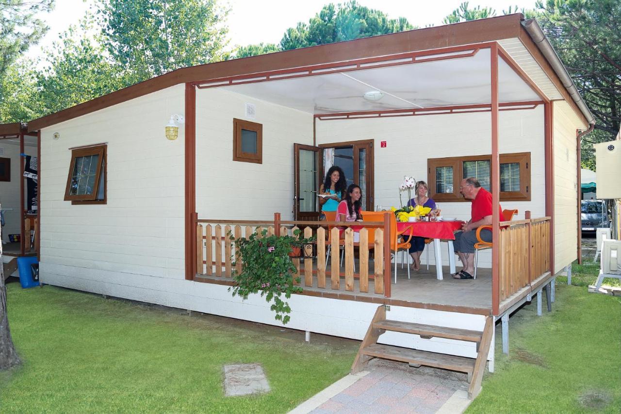 Mobile Home plus Beach,742661683:JPEG